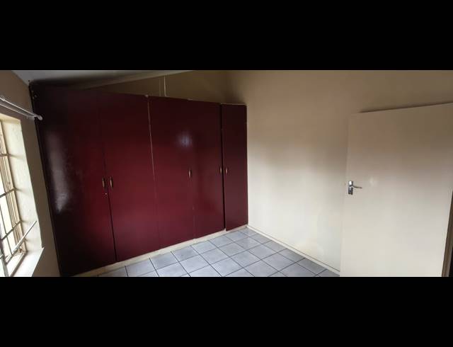 2 BEDROOM HOUSE FOR SALE IN OOS EINDE